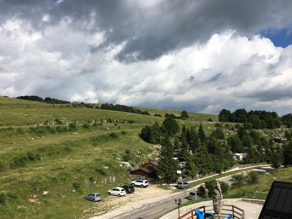 Rifugio Branchetto Hotel Bosco Chiesanuova Exterior photo